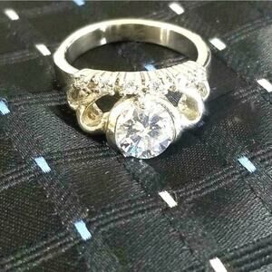 New stainless steel ring with CZs size 7‎